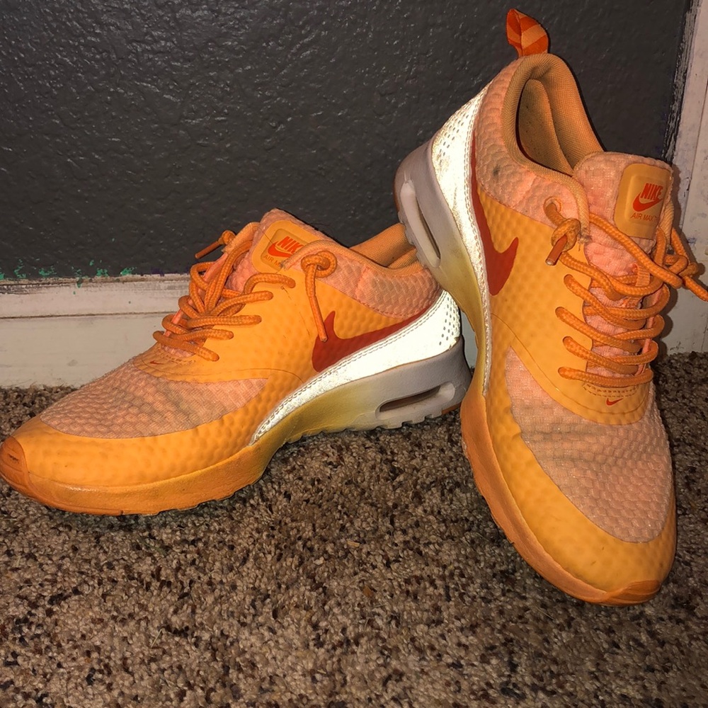 Nike Thea